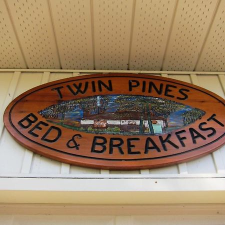 Twin Pines Bed And Breakfast 彼得伯勒 外观 照片