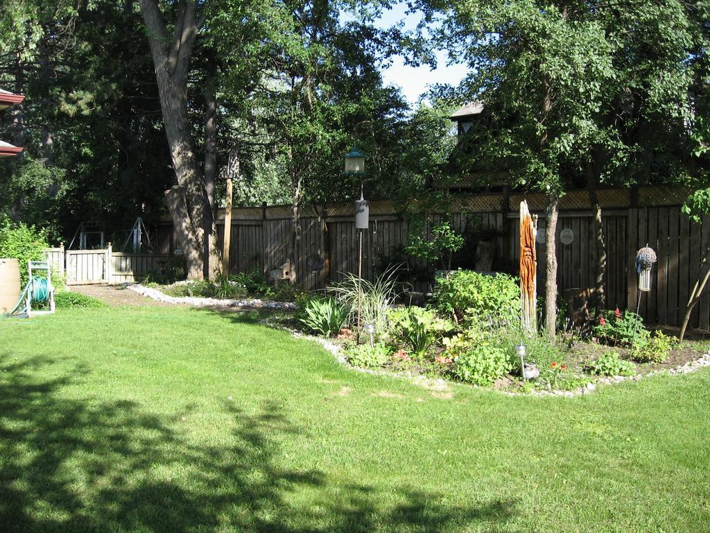 Twin Pines Bed And Breakfast 彼得伯勒 外观 照片