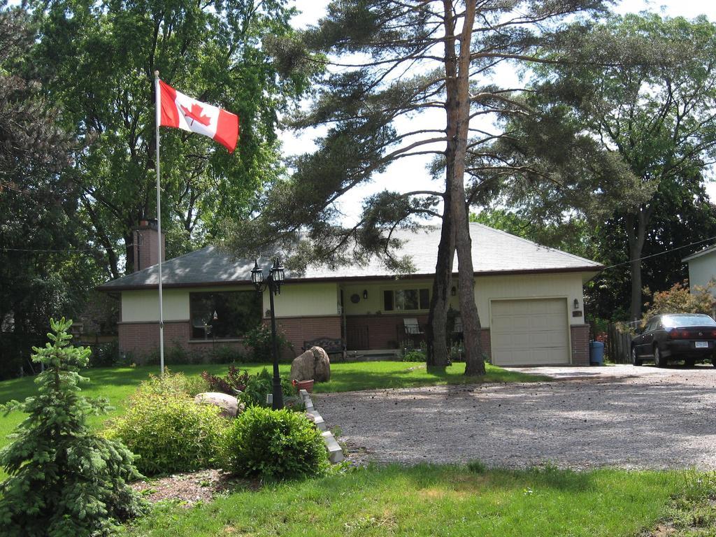 Twin Pines Bed And Breakfast 彼得伯勒 外观 照片